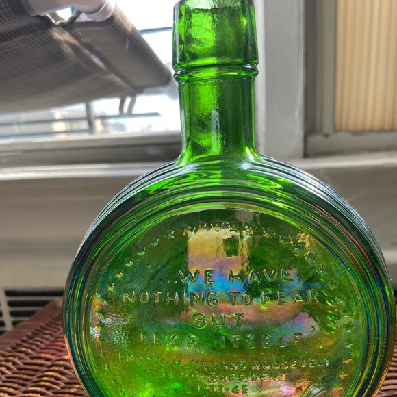 FDR Presidential Commemoration Bottle: Vintage Wheaton/Nuline - Picture 4 of 5